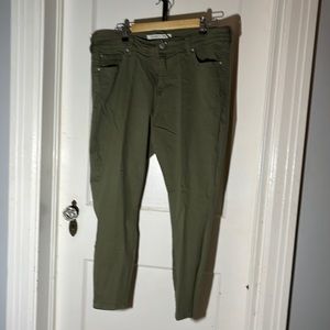 Celebrity Pink Mid Rise Ankle Skinny Jeans Size 18 Sage Green new never worn